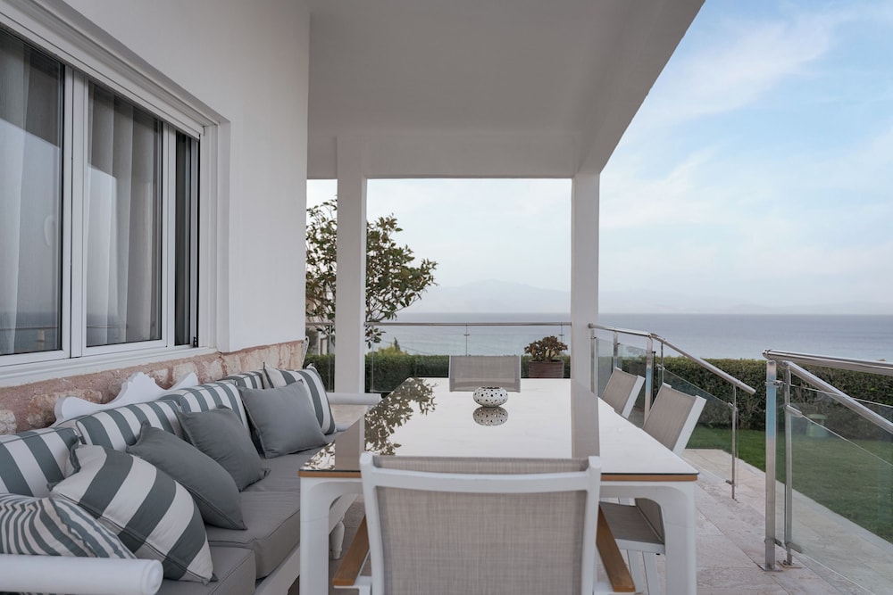 Luxury Villa, Sea View photo 2