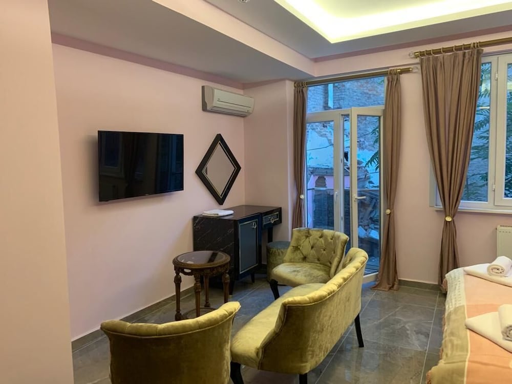 Deluxe Studio Suite photo 1