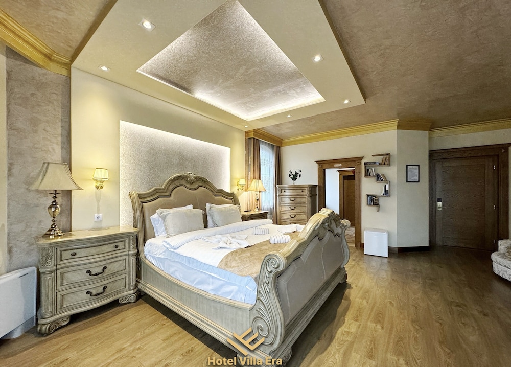 Royal Room, 1 King Bed, Garden View - Photo 7