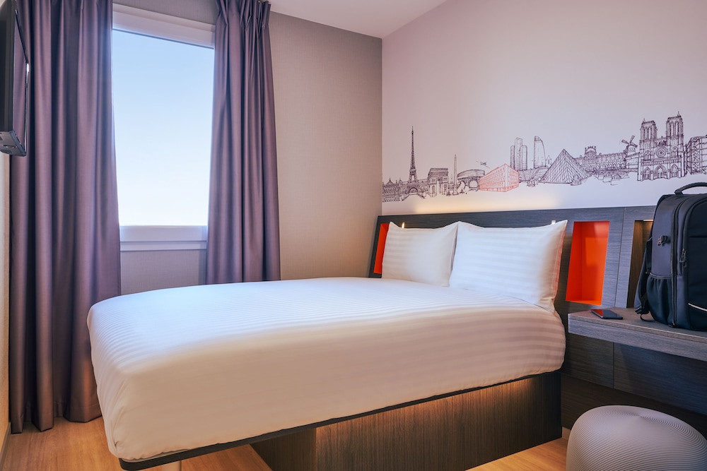 Double Room with Window - Photo 3