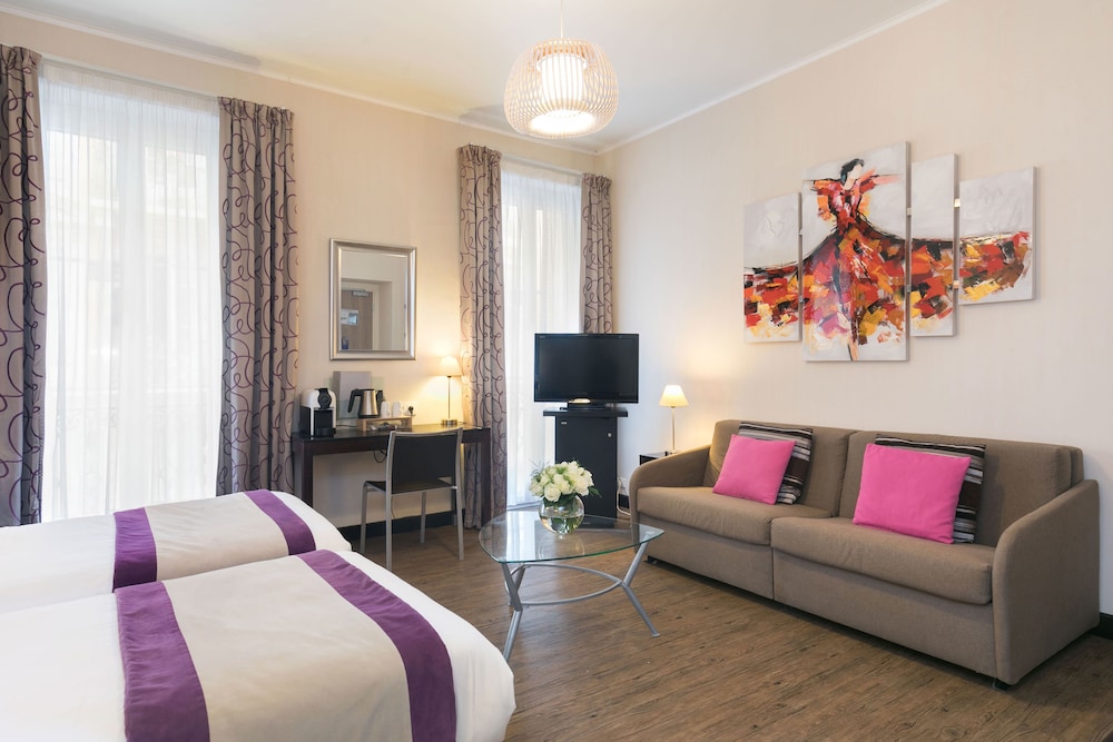 Junior Suite, 1 Queen Bed with Sofa bed - Photo 6