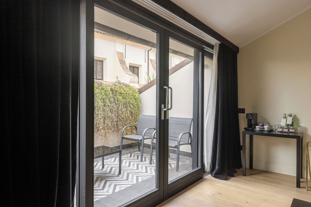 Superior Room, Balcony, City View