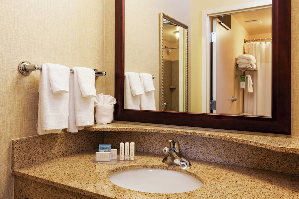 SpringHill Suites Charlotte Lake Norman/Mooresville, Photo 4