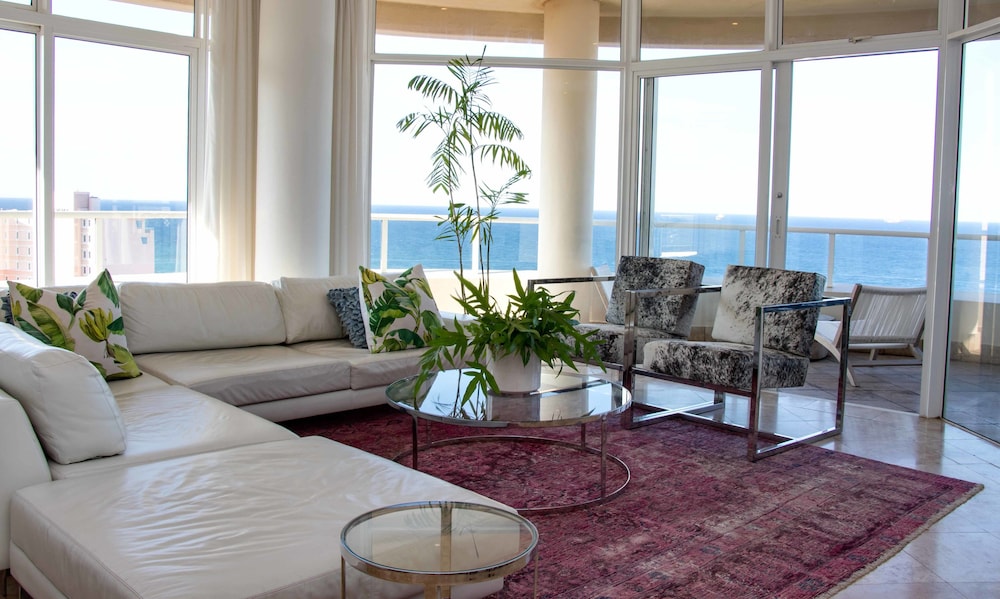 Luxury Apartment photo 3