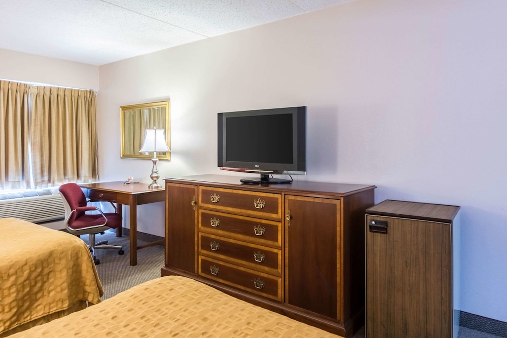 Standard Room, 2 Double Beds, Non Smoking - Photo 1