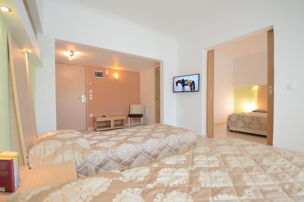 Junior Suite, 2 Bedrooms, Mountain View photo 3