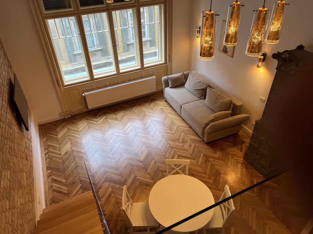 Deluxe Suite, 1 King Bed with Sofa bed, City View