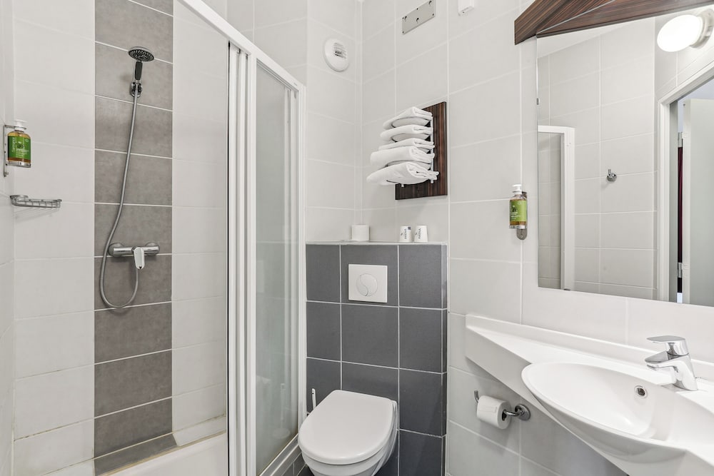 Standard Double Room - Photo 2