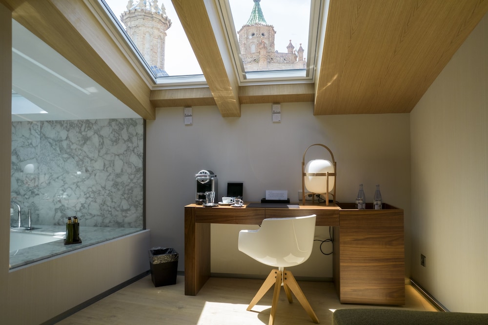 Suite - Photo 4