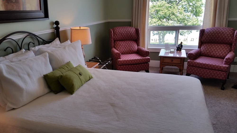 Classic Room, 1 Queen Bed, Bay View (3rd Floor)