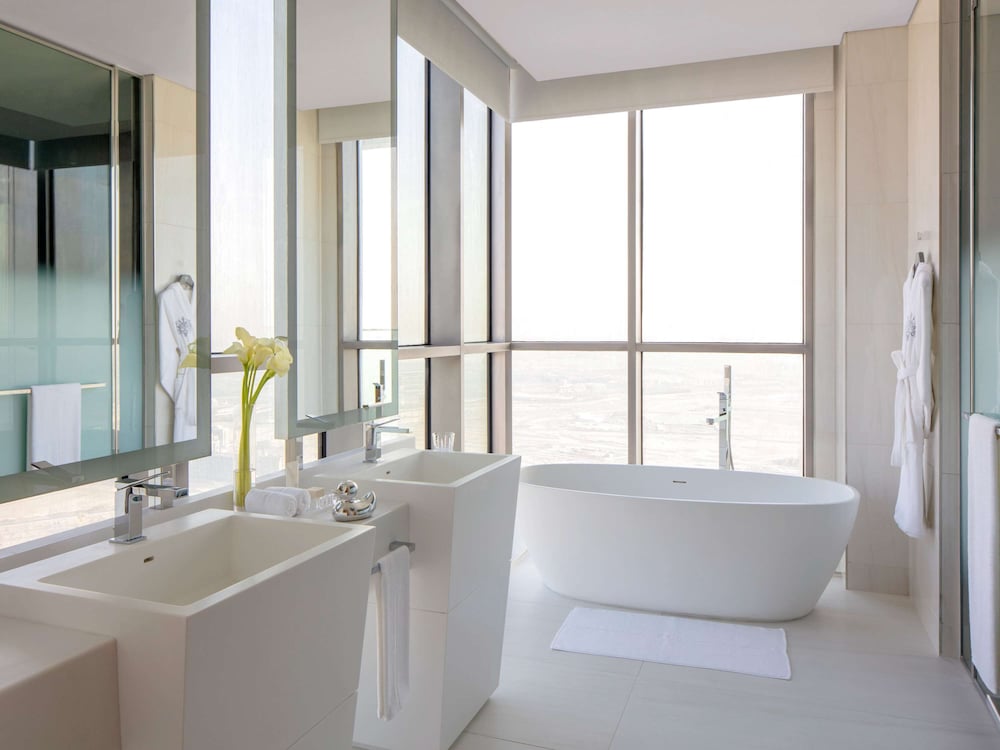 Premium Room, 1 King Bed, Balcony (Sky)