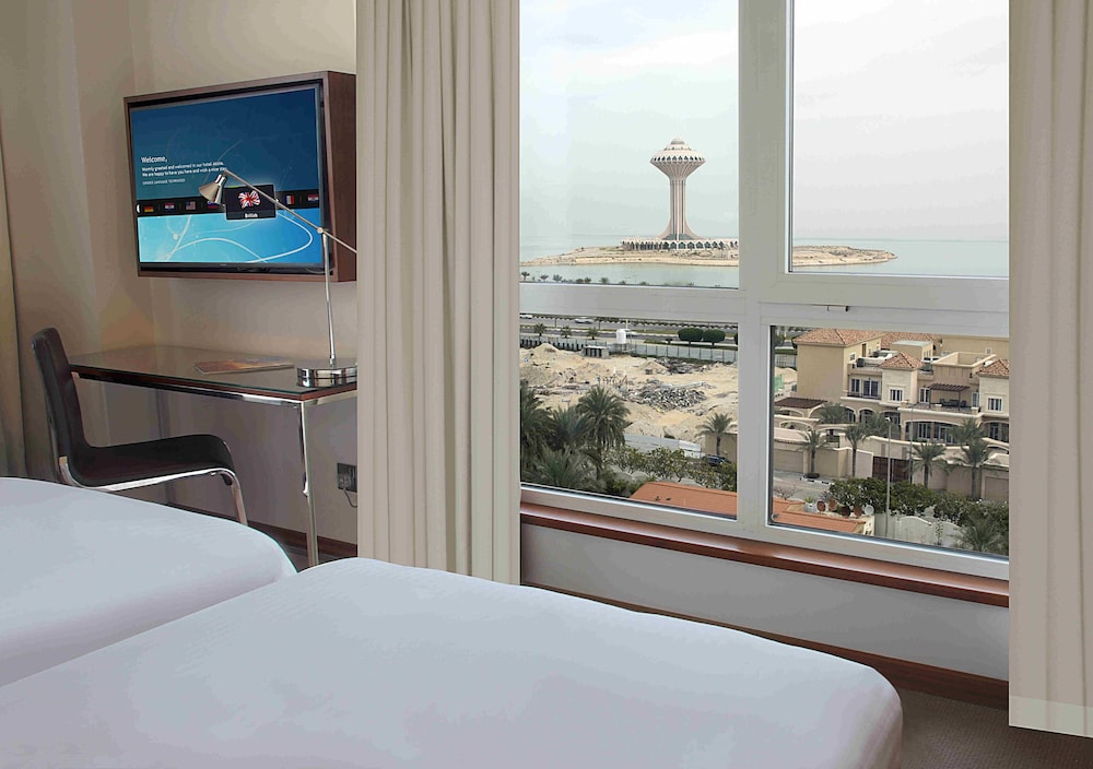 Room, 2 Twin Beds, Sea View - Photo 3