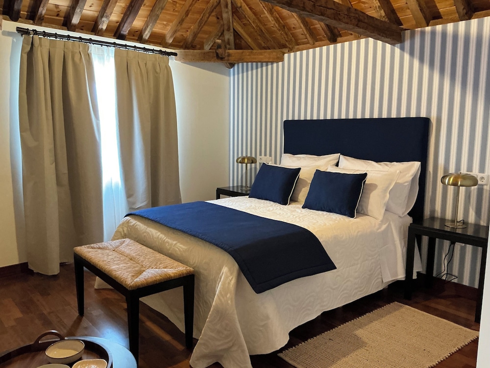 Deluxe Double Room, Garden View