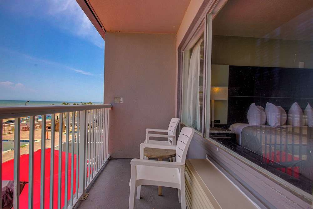 Deluxe Room - Photo 3