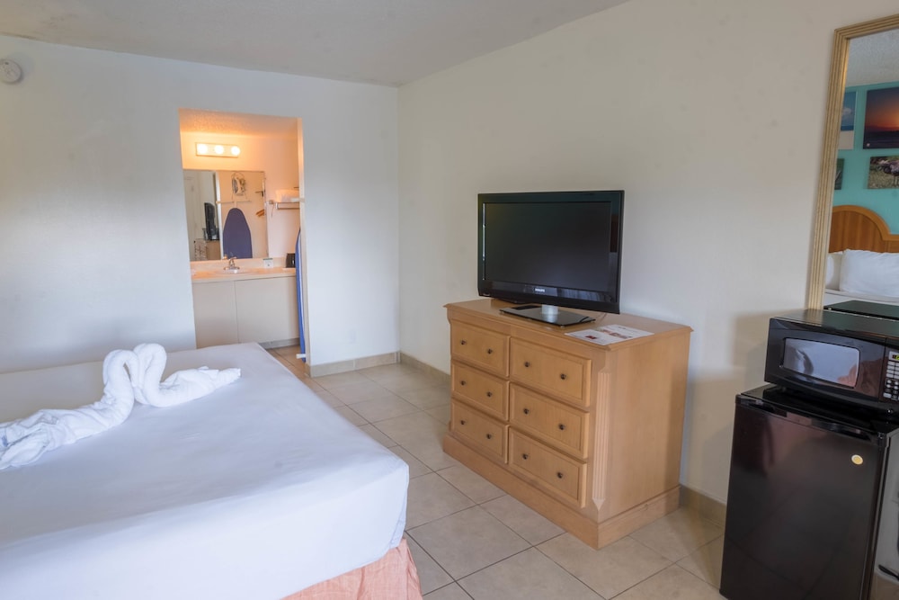 Room, 1 King Bed, Accessible, Non Smoking - Photo 3