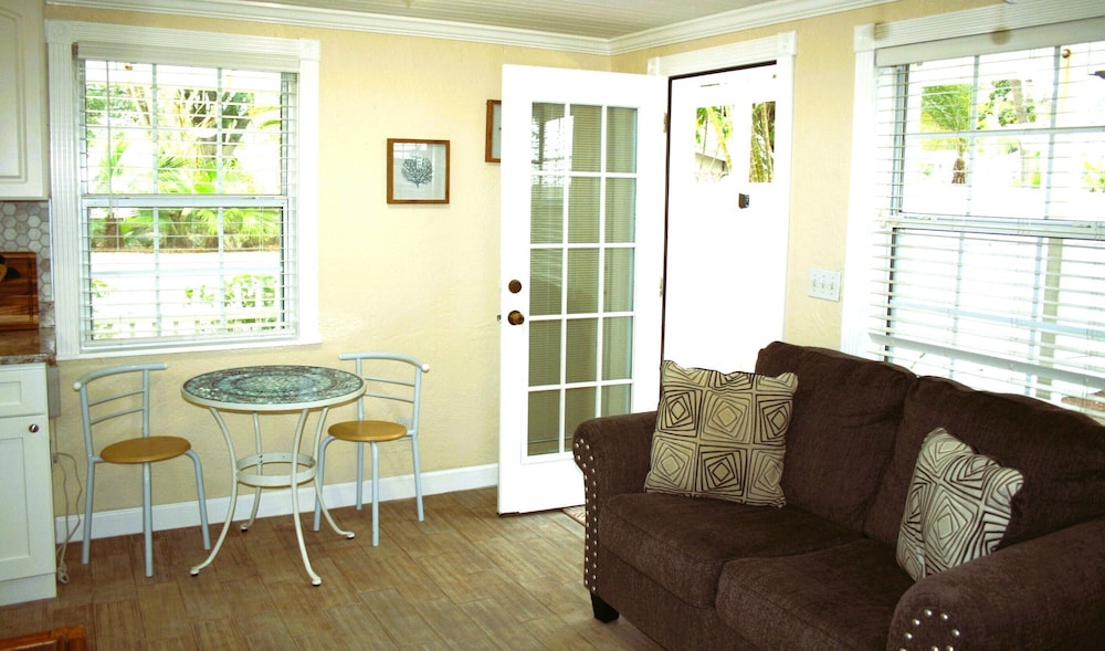 Studio Cottage #1833 photo 2