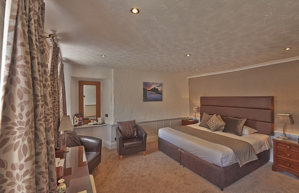 Standard Double or Twin Room - Photo 1