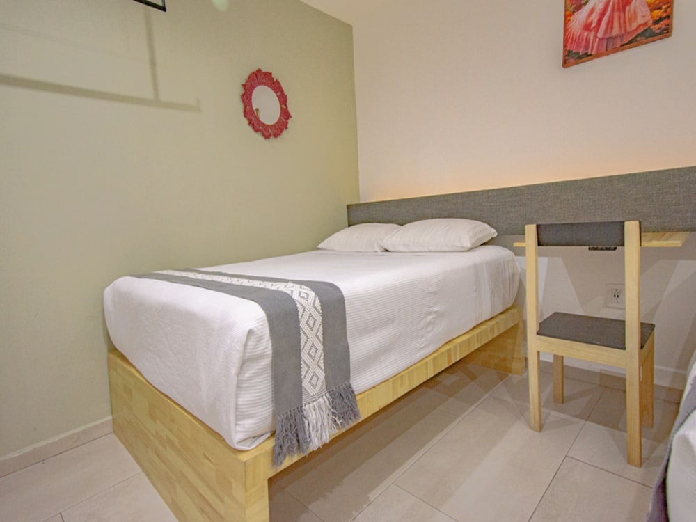 Standard Room, 2 Double Beds - Photo 6
