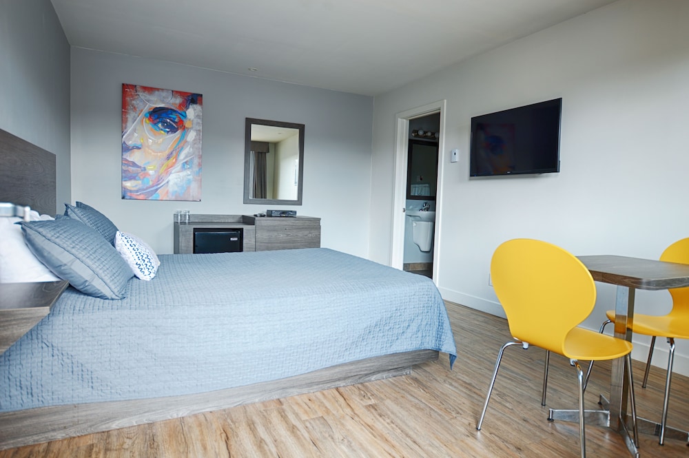 Budget Room, 1 Queen Bed, Smoking photo 3