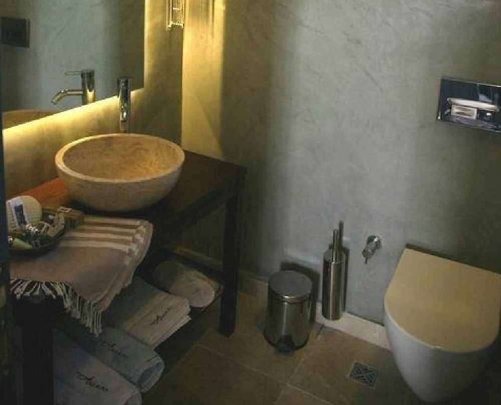 Standard Room photo 2