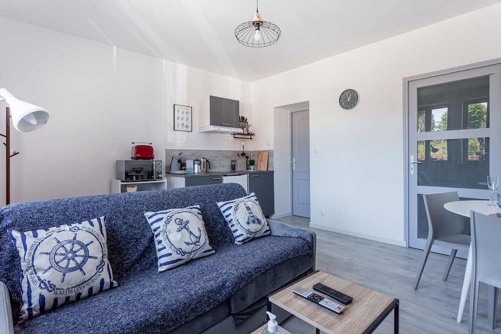Family Apartment, 1 Double Bed with Sofa bed, Kitchenette, City View