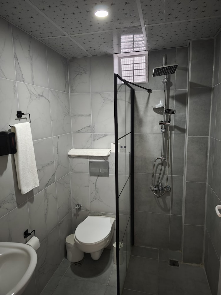 Standard Room - Photo 12