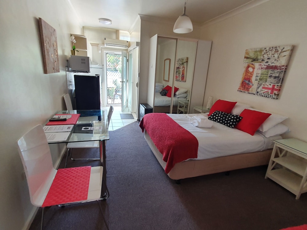 Economy Studio, 1 Double Bed with Sofa bed, Kitchenette, Poolside photo 1