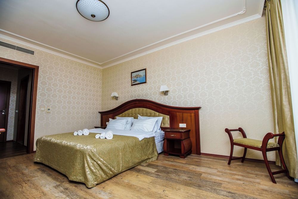 Basic Double Room photo 2