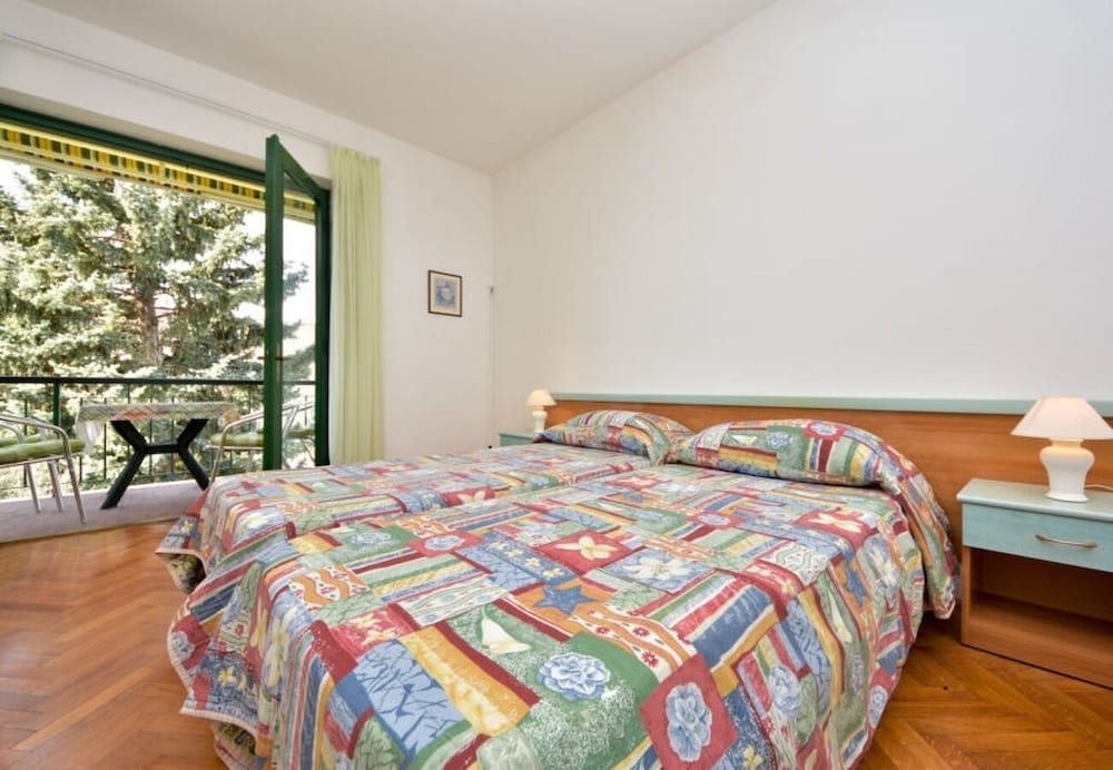 Apartment (Dome - 150m from sea - A22(2+1))