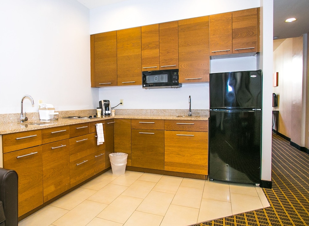 Suite, 2 Double Beds - Photo 4