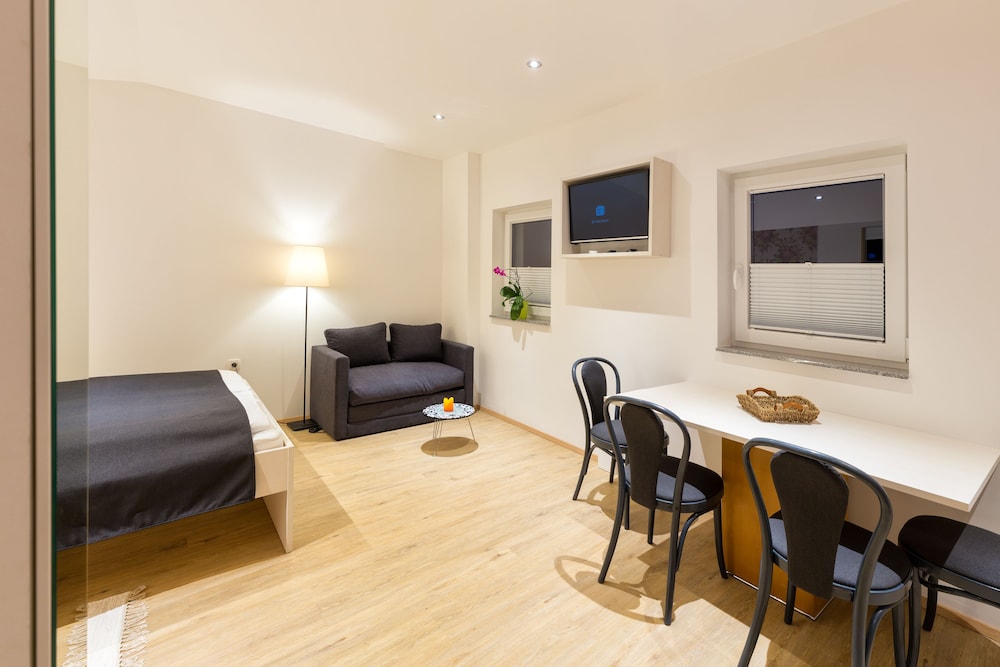 Apartment (Orange) photo 3