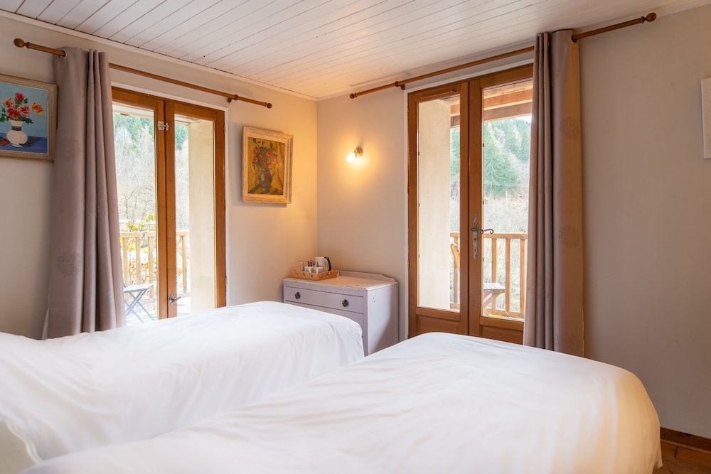 Traditional Double or Twin Room, Ensuite (Génépi) photo 2