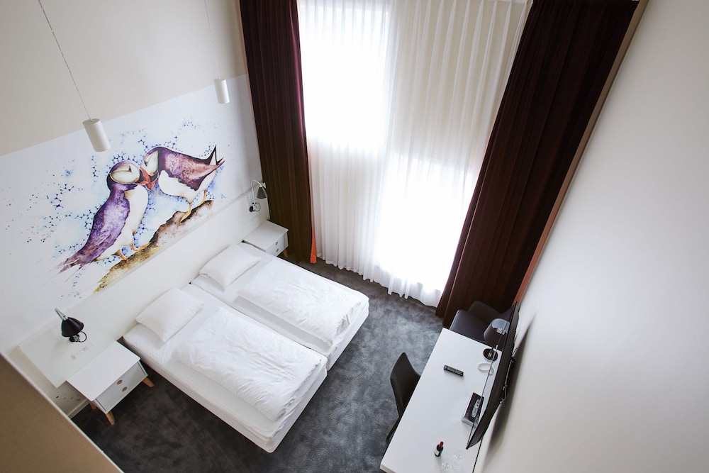 Nordic Room, Annex building, No elevator