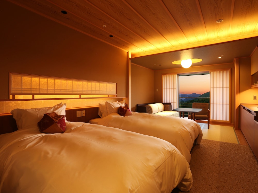 Japanese Modern Twin Room,Dinner buffet, Non-Smoking photo 1