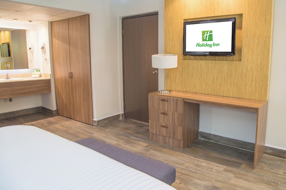 Standard Room, 1 King Bed (Minifridge Main Tower)