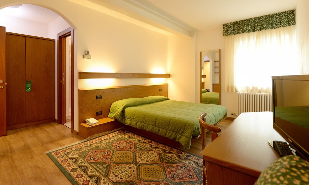 Double Room, 1 Double Bed with Sofa bed (2+1) photo 2