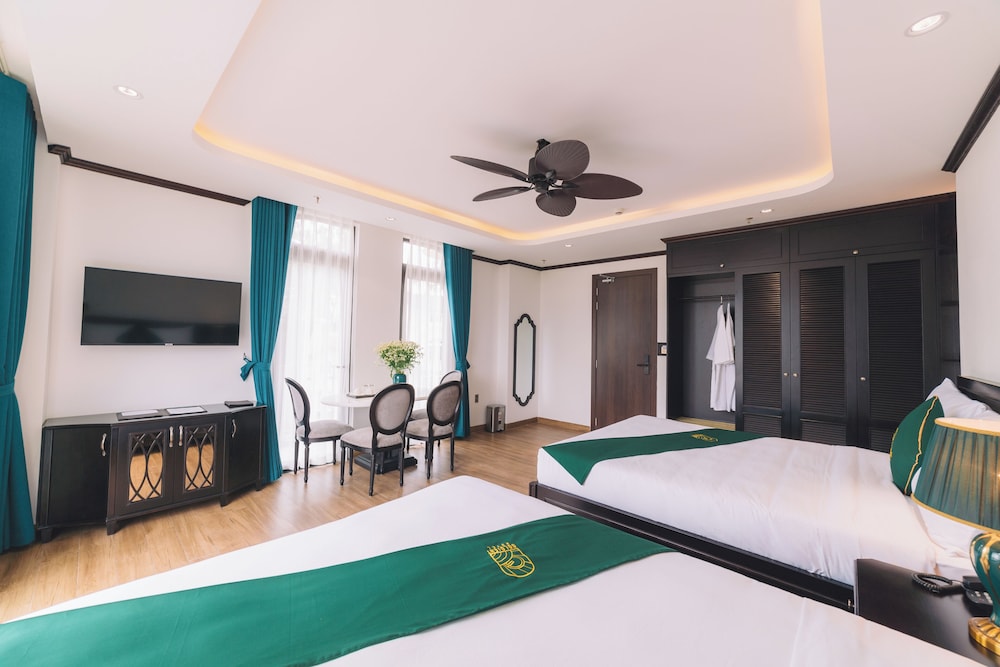 Luxury Apartment - Photo 9