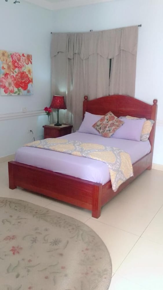 Standard Room, 1 Queen Bed, Ground Floor photo 3