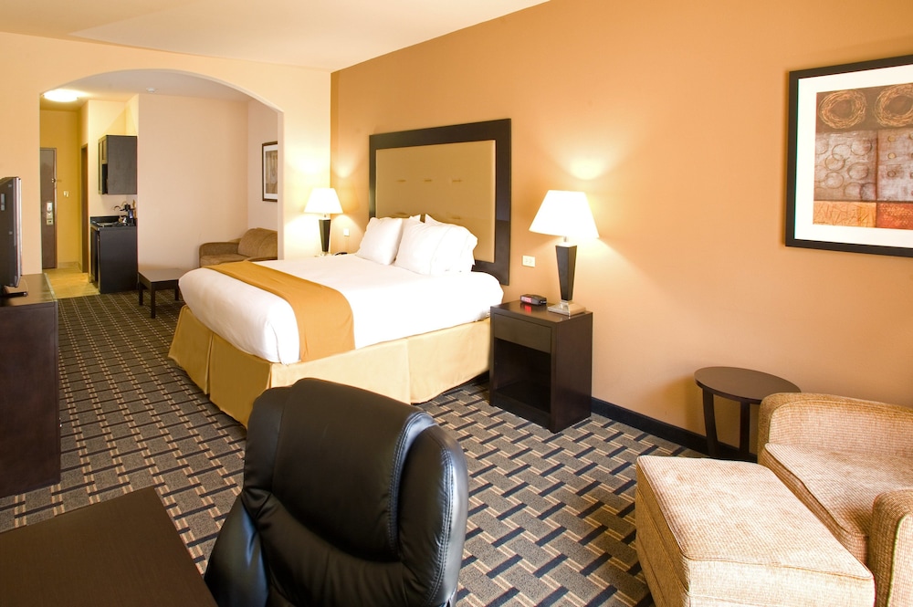 Suite, 1 King Bed with Sofa bed (Extra Floor Space) - Photo 3