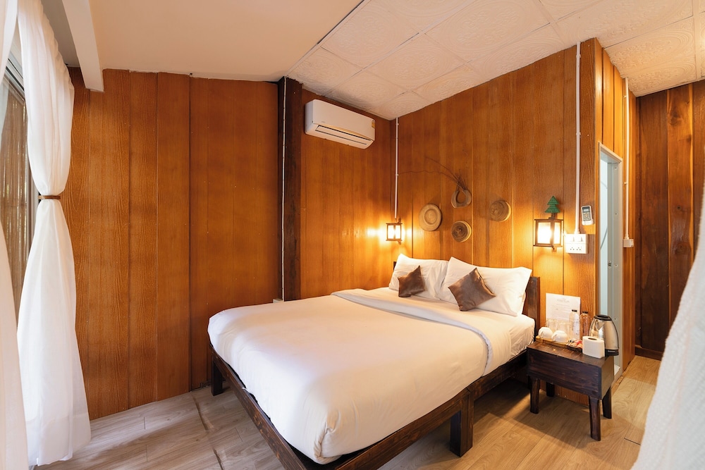 Deluxe Room - Photo 1