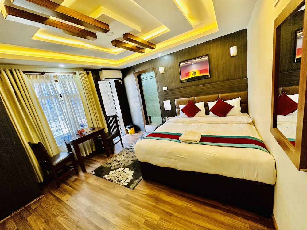 Deluxe Double Room - Photo 21