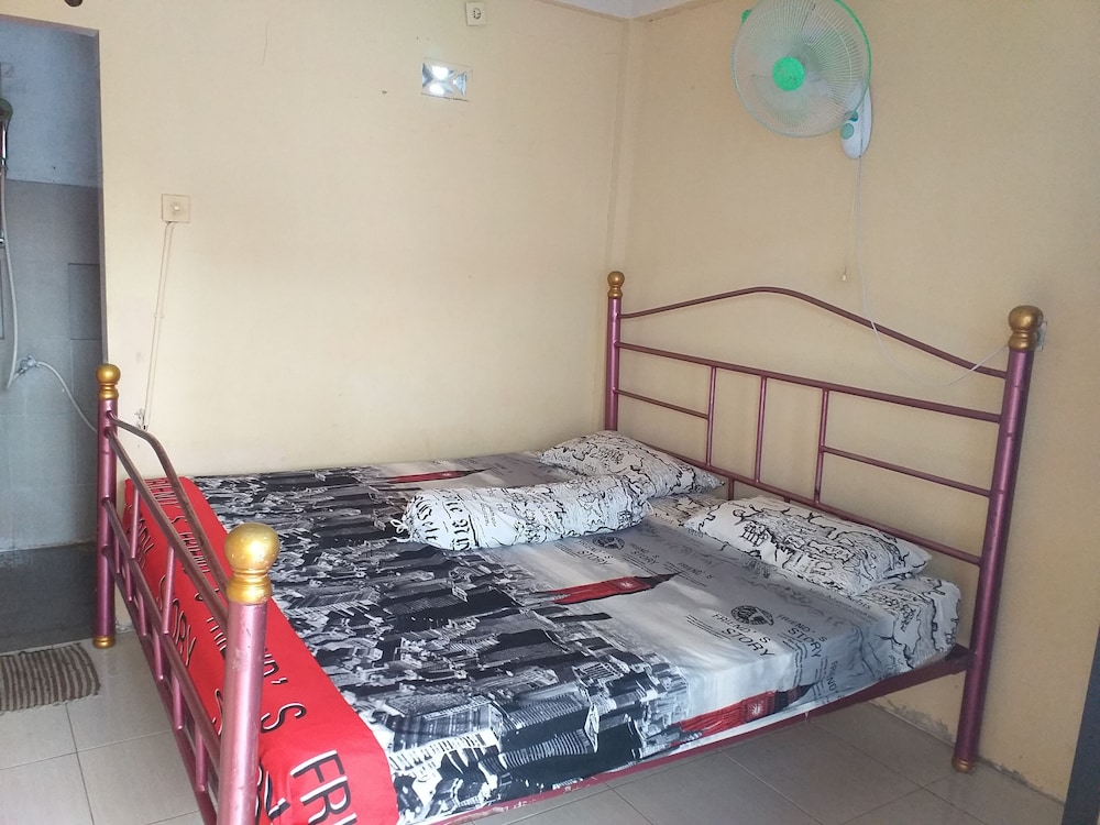Economy Room (Fan)