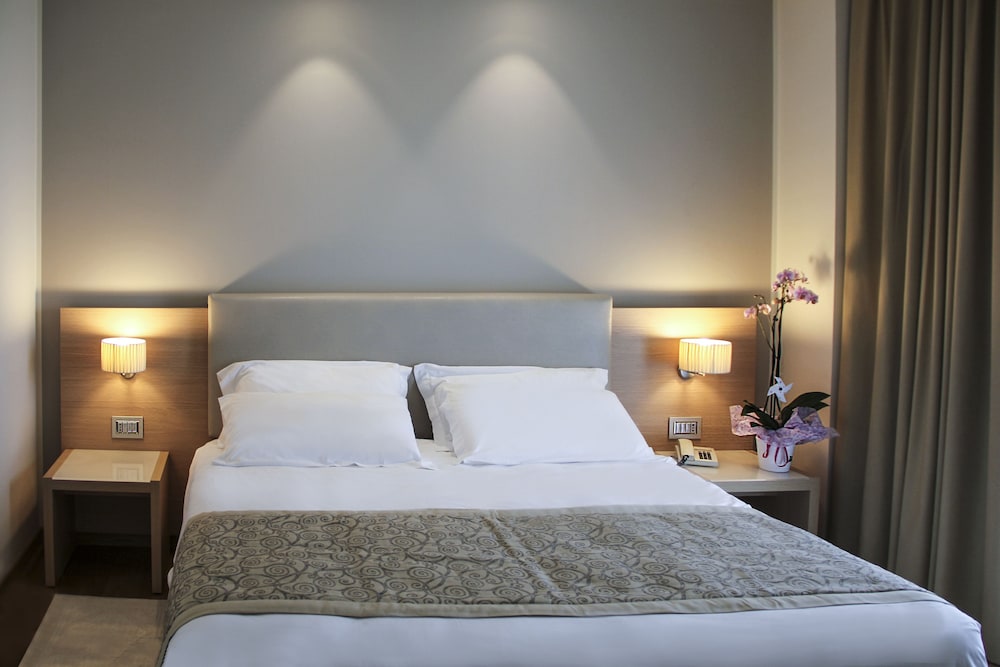 Suite - Photo 5