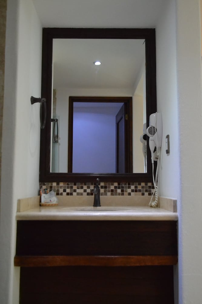 Room, 2 Double Beds photo 3