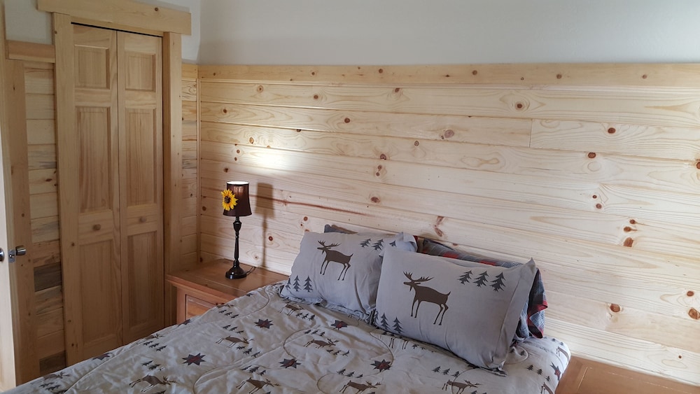 Unit A- Two bedroom with Fireplace photo 1
