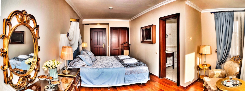 Deluxe Double or Twin Room, 1 Double or 2 Twin Beds photo 2