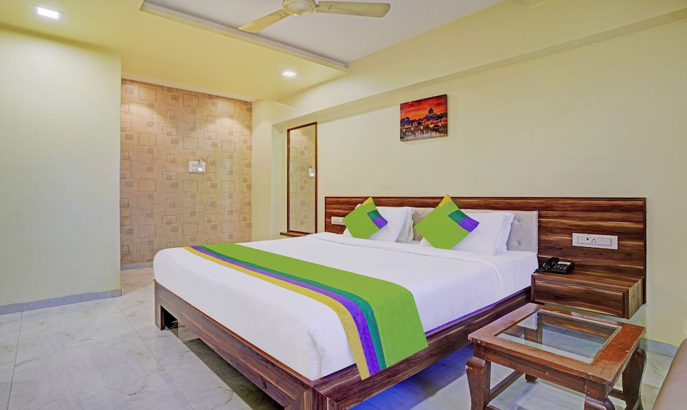 Deluxe Room - Photo 5