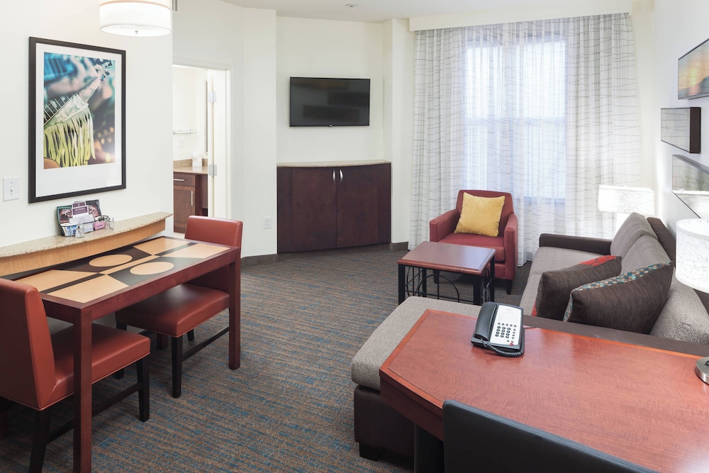 Suite, 1 Bedroom - Photo 3
