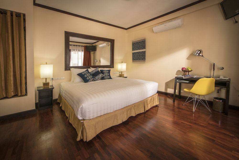 Deluxe Balcony (Double Bed)