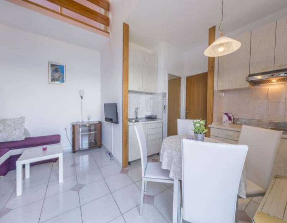 Apartment (MuVil - 100 m from the sea - A1(2+2) ) photo 3